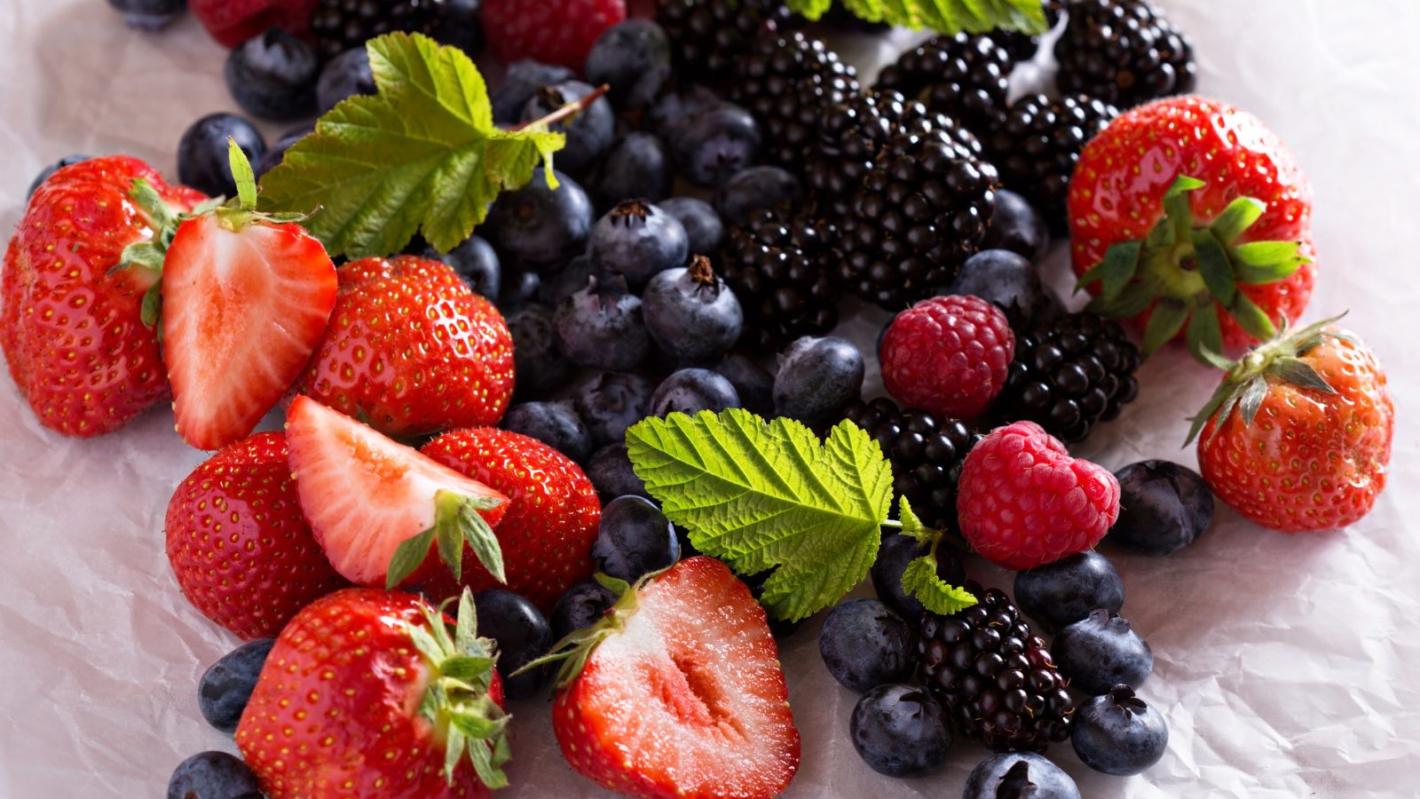 8 Powerful Foods to Naturally Lower Blood Sugar and Promote Health