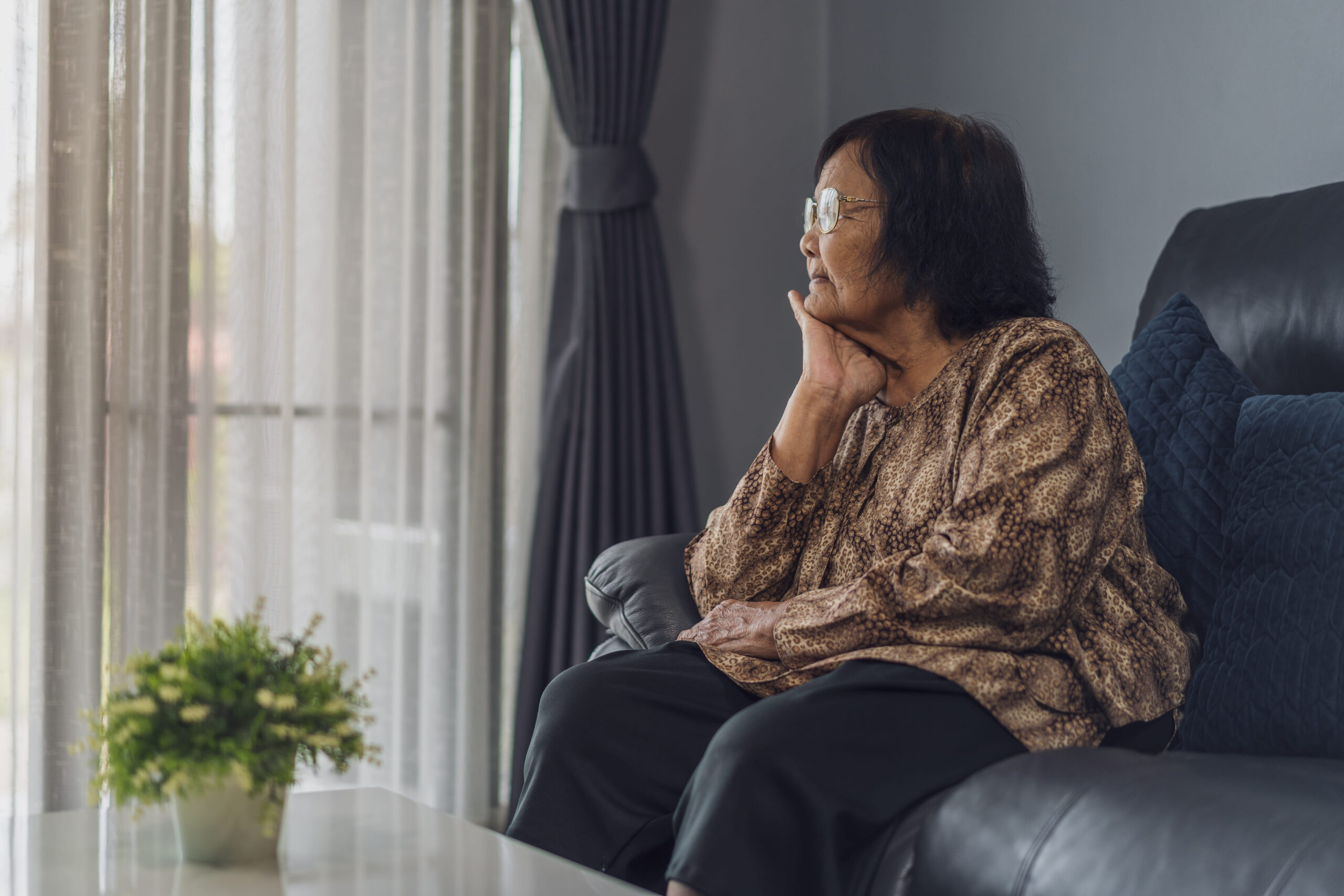 10 Worst Mistakes You’re Making That Older Generations Wish They Could Warn You About