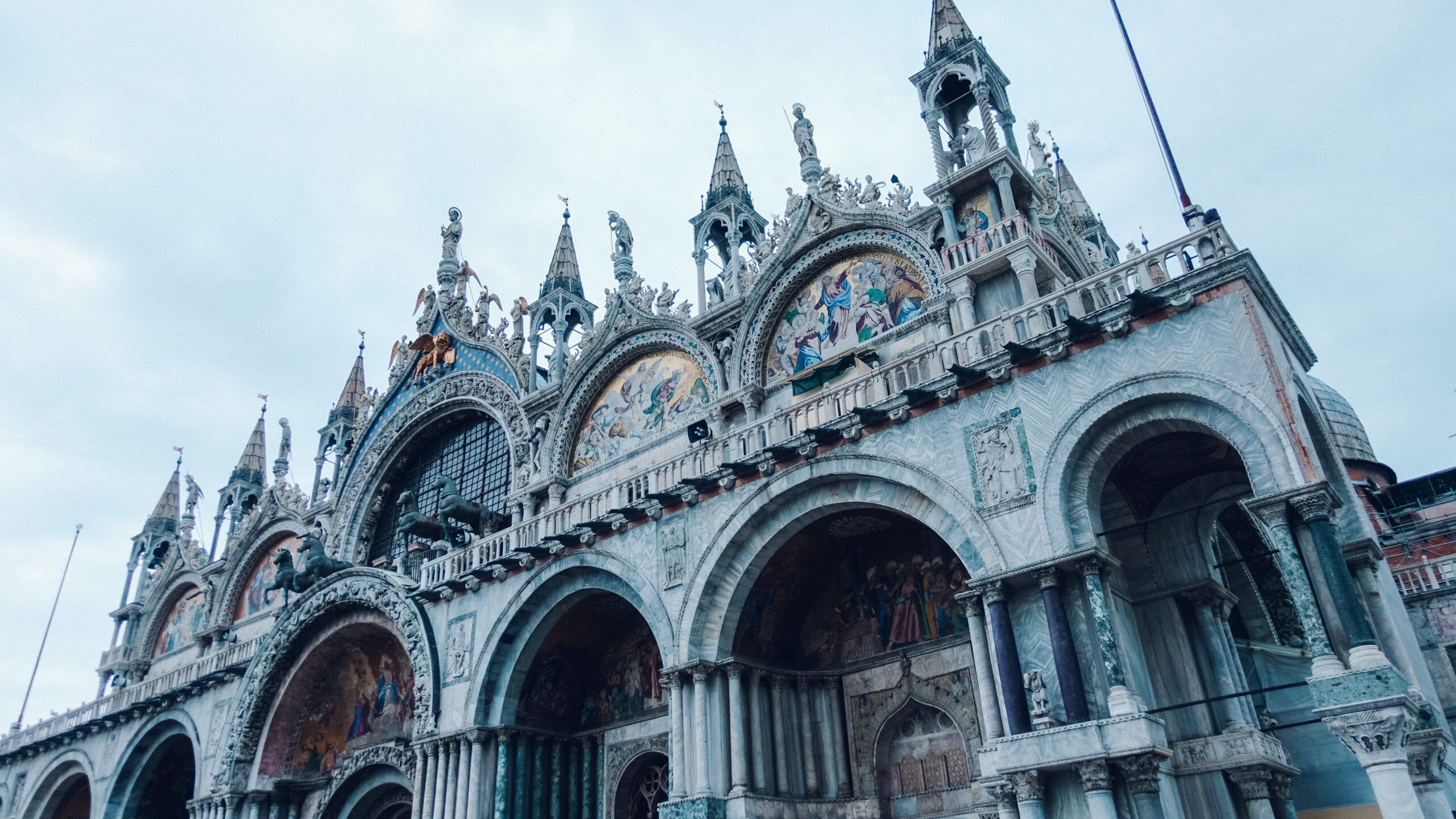 10 Miraculous Landmarks Built to Vanish- But Refused to Die