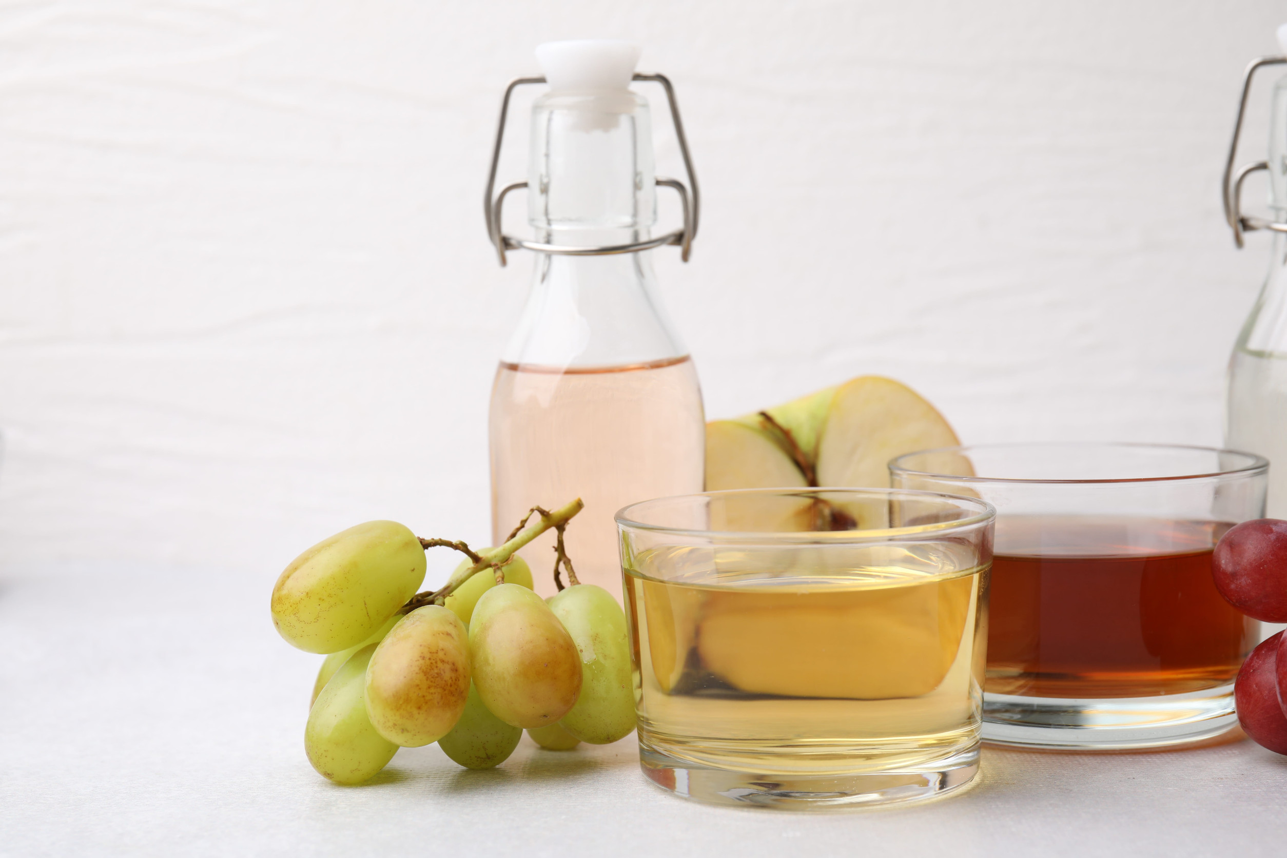 10 Vinegar Uses You’re Completely Ignoring (And It’s Costing You Money)