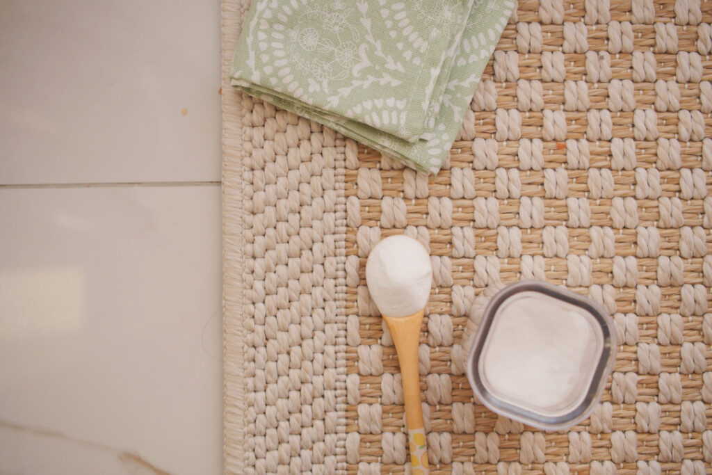 cleaning carpet with baking soda