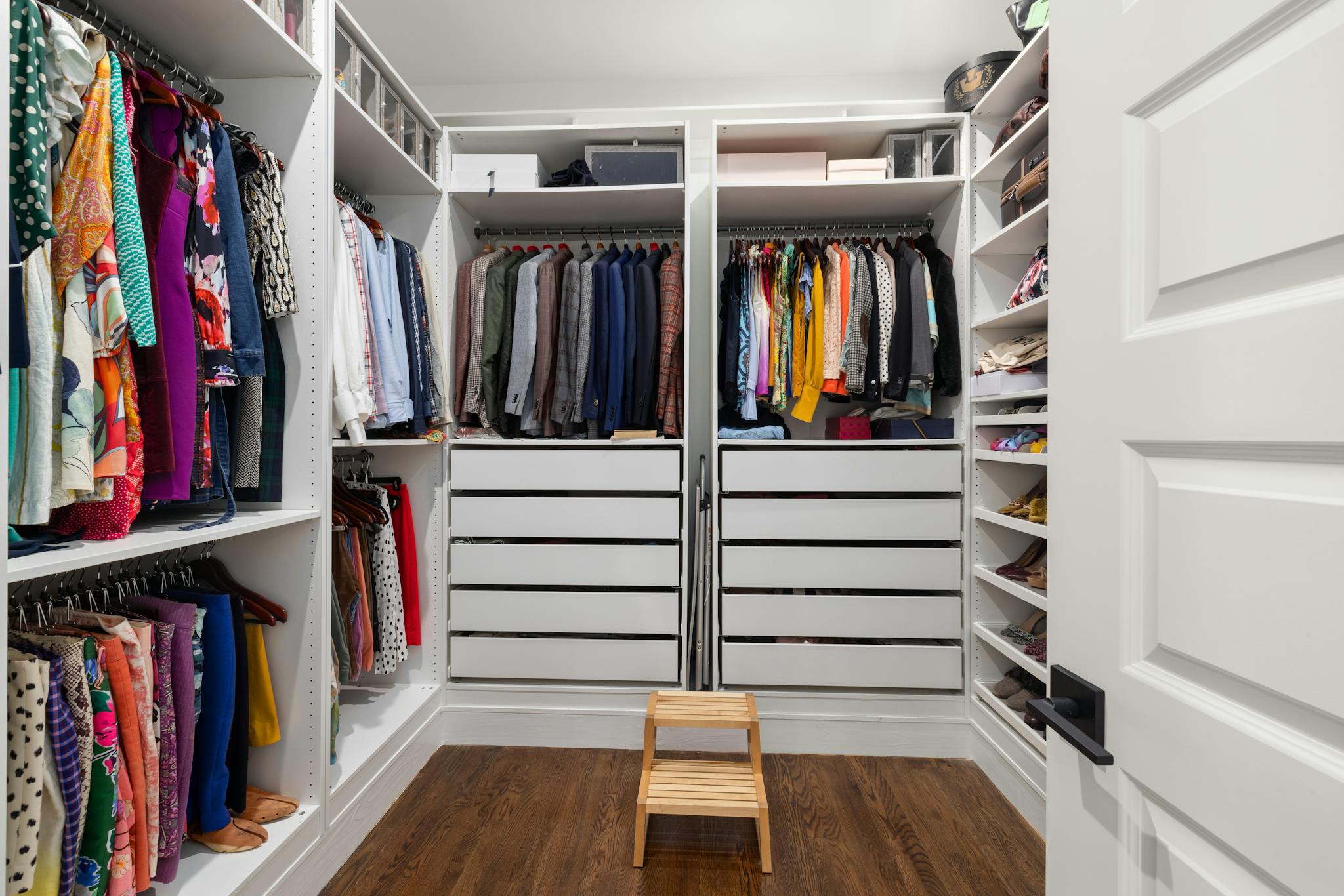 6 Common Linen Closet Mistakes That Are Wrecking Your Storage Space ...