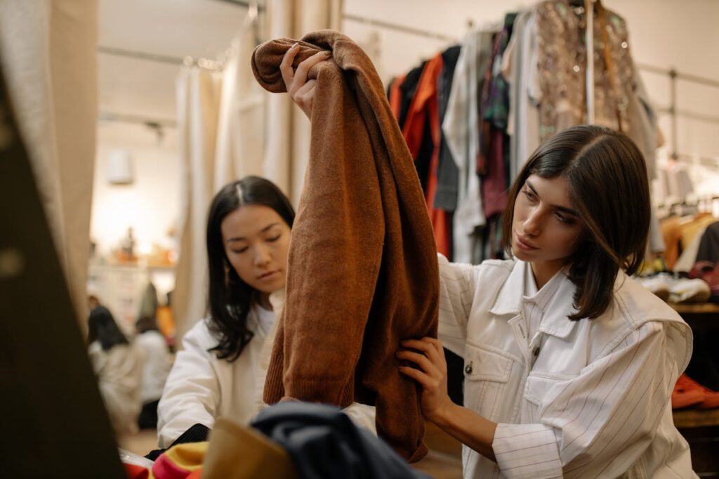 women-at-the-thrift-store-