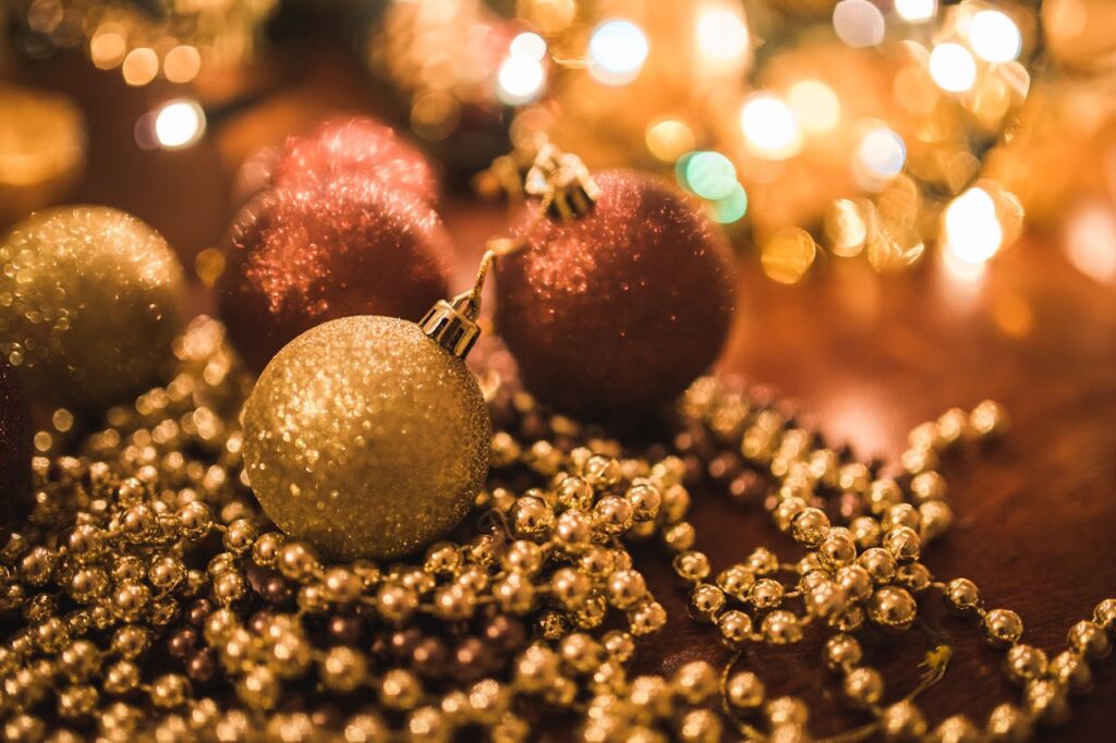 christmas-gold-balls-6300/