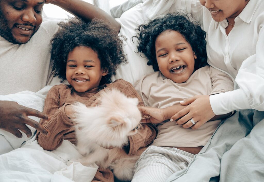 happy-family-smiling-