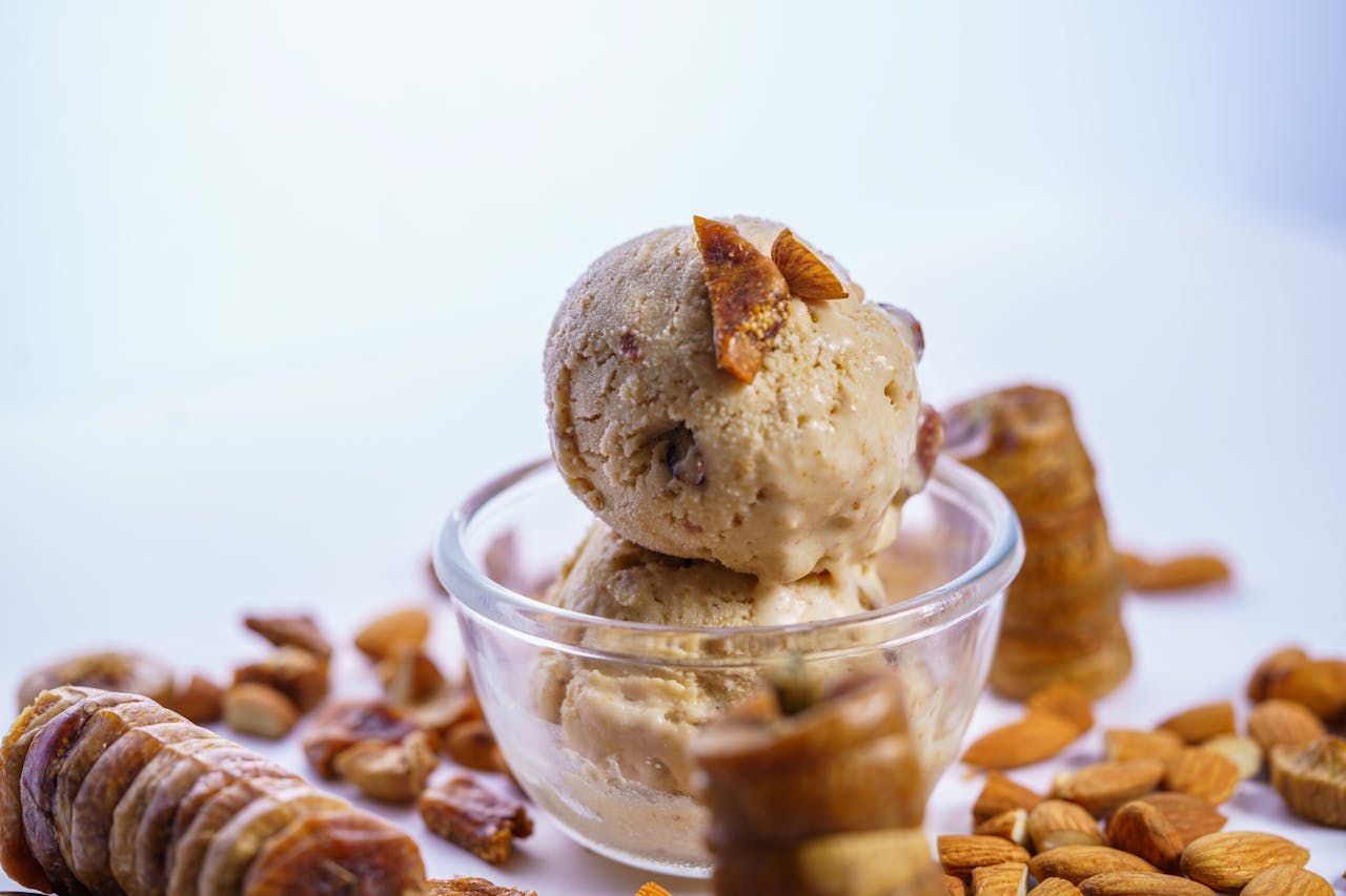 delicious-homemade-fig-almond-ice-cream-