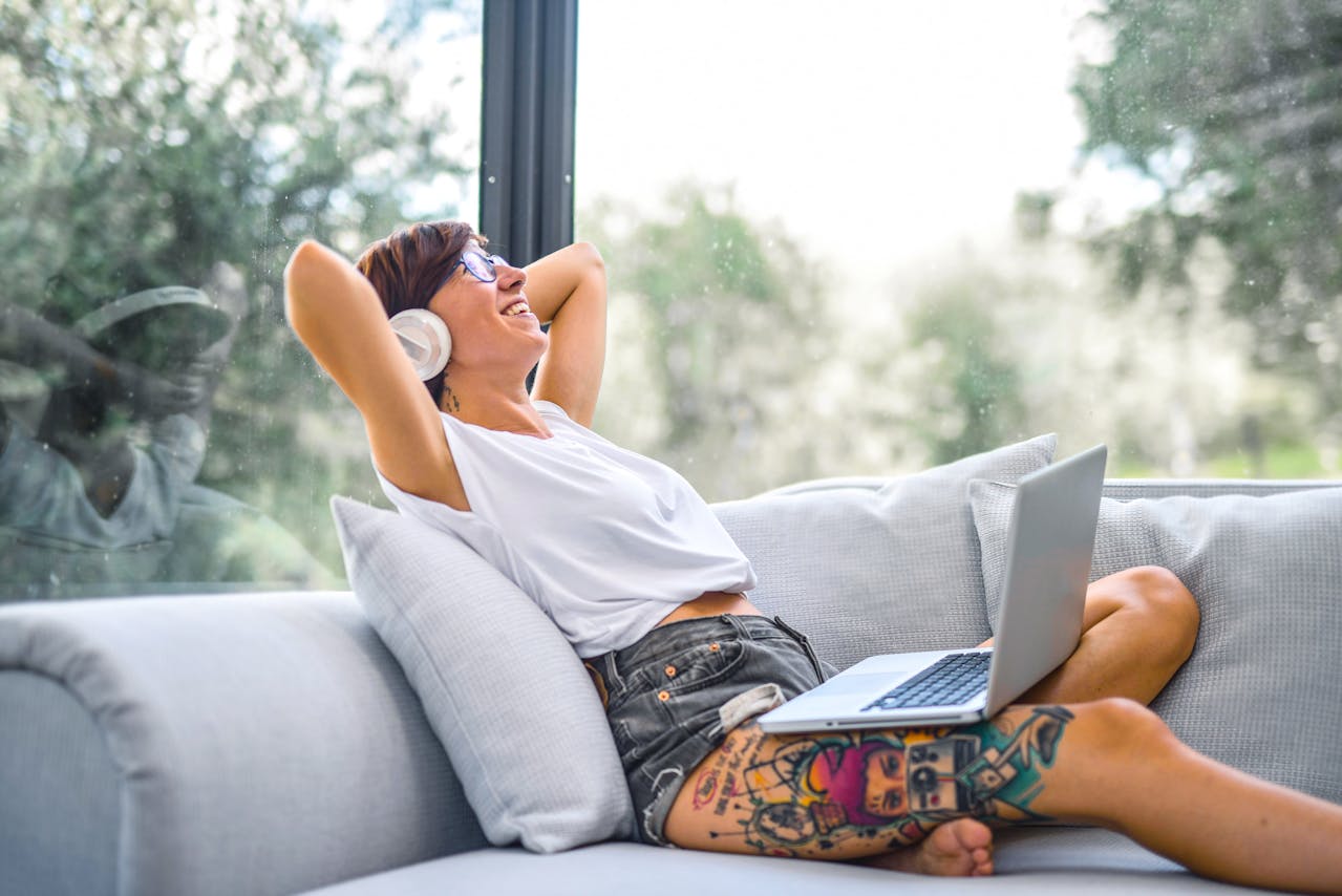 woman-sitting-on-couch-