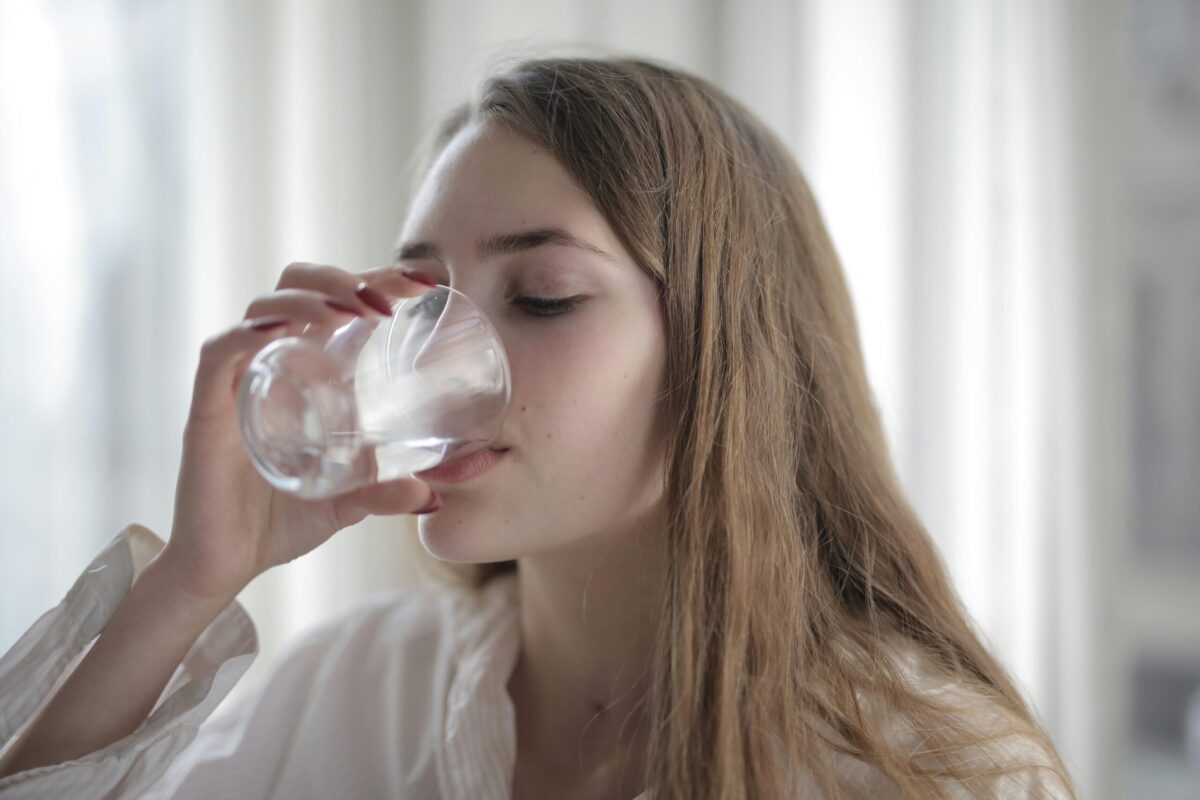 9 Things You Should Never Do When You First Wake Up