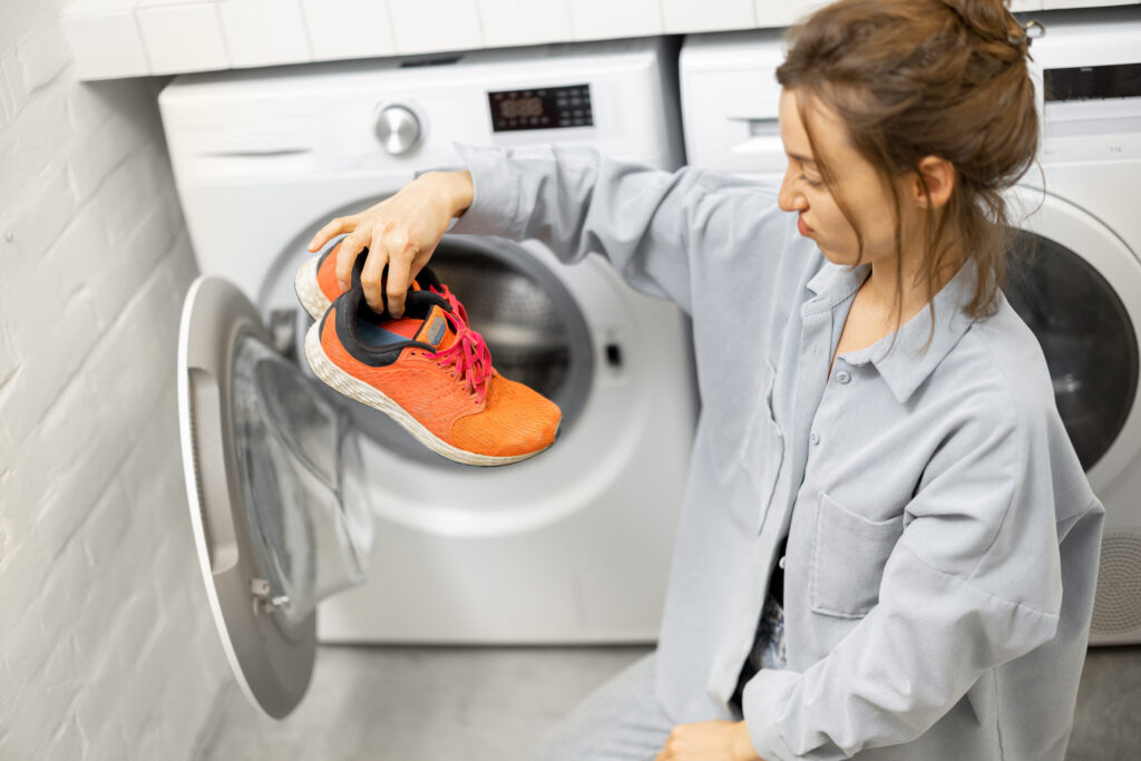 Washing dirty shoes in the washing machine