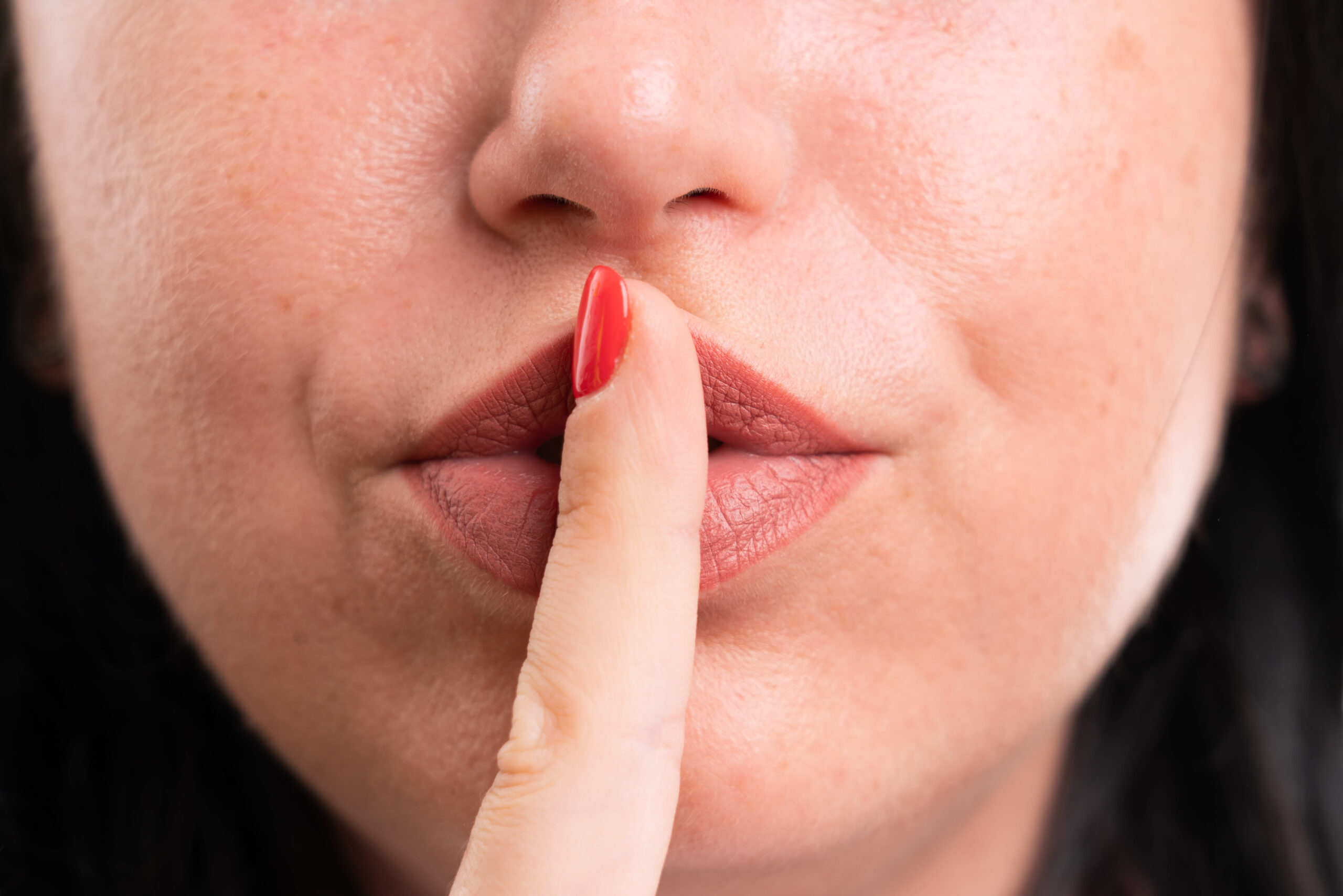 11 Creepy Signs of a Pathological Liar and How Their Lies Slowly Break Trust