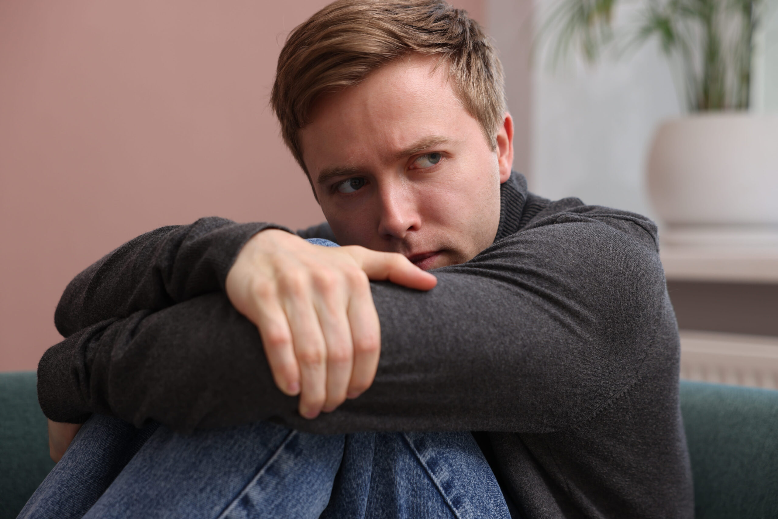 9 Warning Signs of Autism in Adults That Often Go Unnoticed