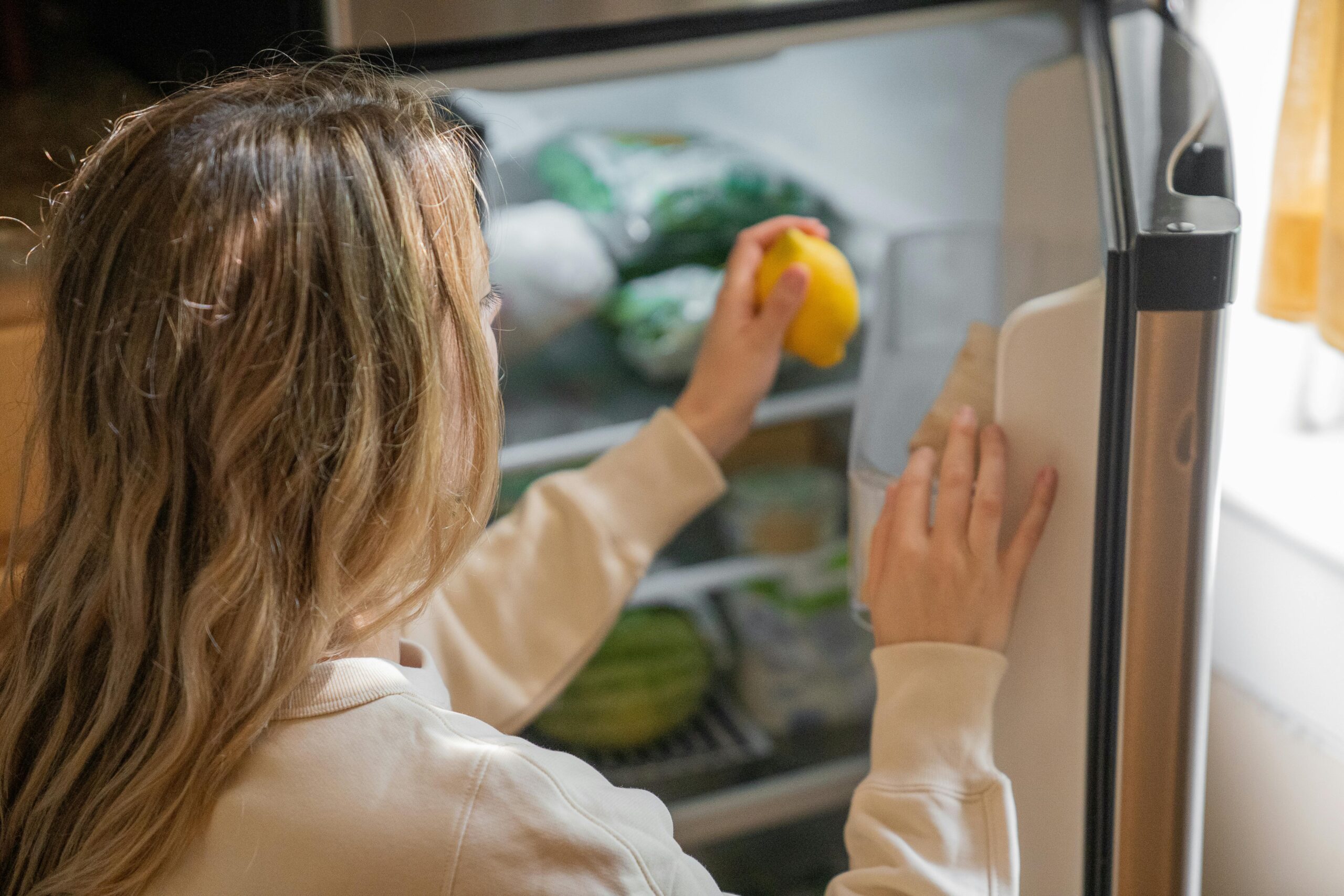 15 Expensive Refrigerator Mistakes That Make Food Spoil Faster and Drain Your Wallet
