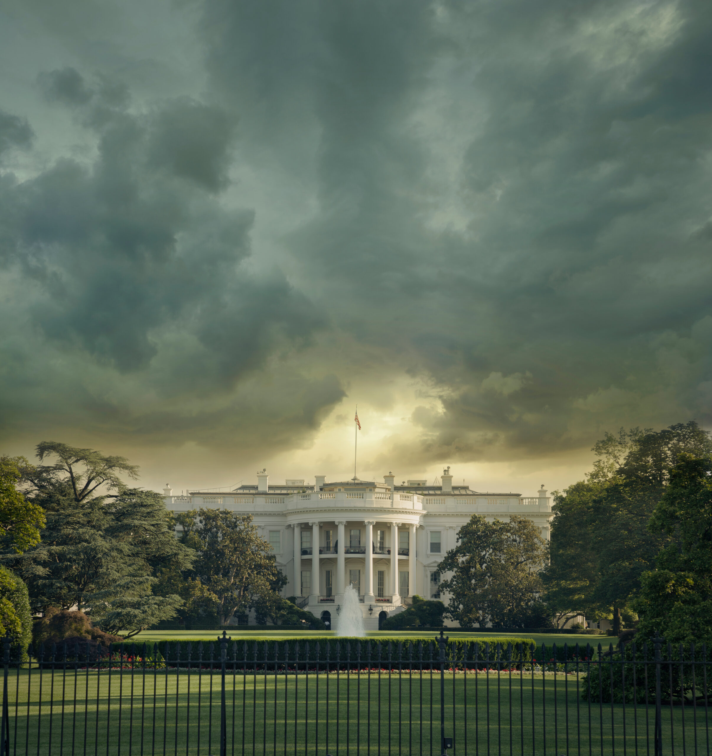Trump’s UFC White House Fight Faces Weather Chaos as Storm Risk Threatens Historic Event